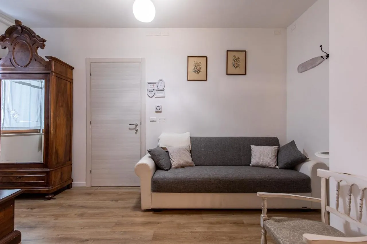 Gardabeds Adults Only Hotel Castelnuovo del Garda Guest house